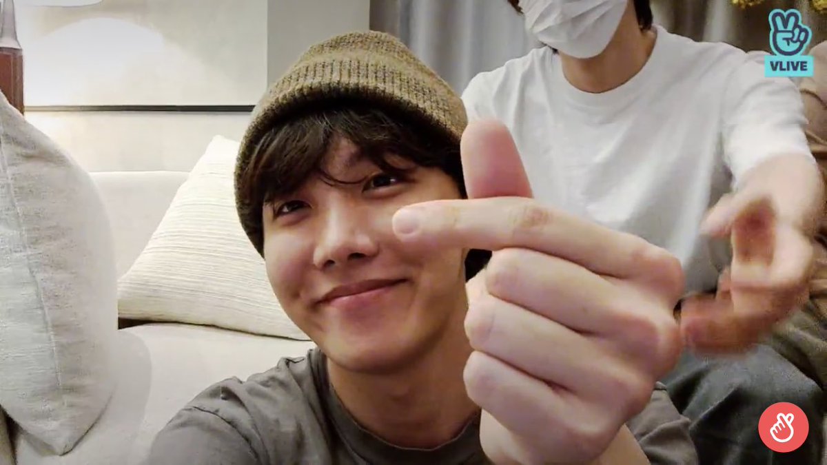 mp3_tae's tweet photo. hoba :] https://t.co/l3rCPrSRRH