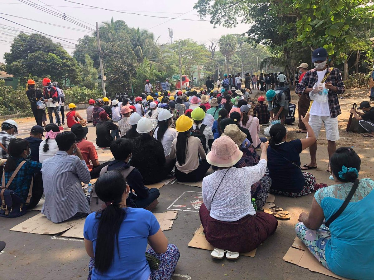 Today in #Thanlyin, people are peacefully protesting against the dictatorship.
Photo - Myanmar Now
#Mar15Coup
#WhatsHappeningInMyanmar