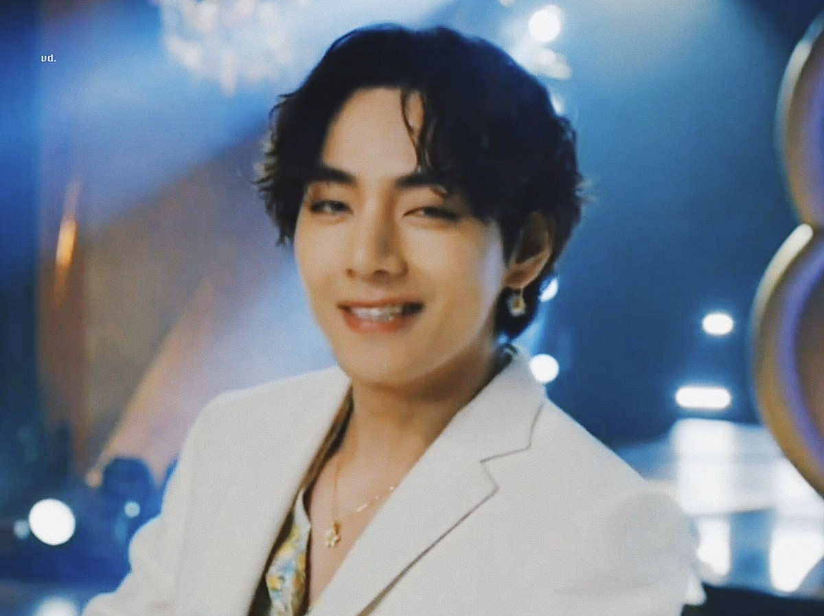 Vday218's tweet photo. 2021 Grammys
#태형 #뷔 #Taehyung #V @BTS_twt https://t.co/0lPNgGaZ44