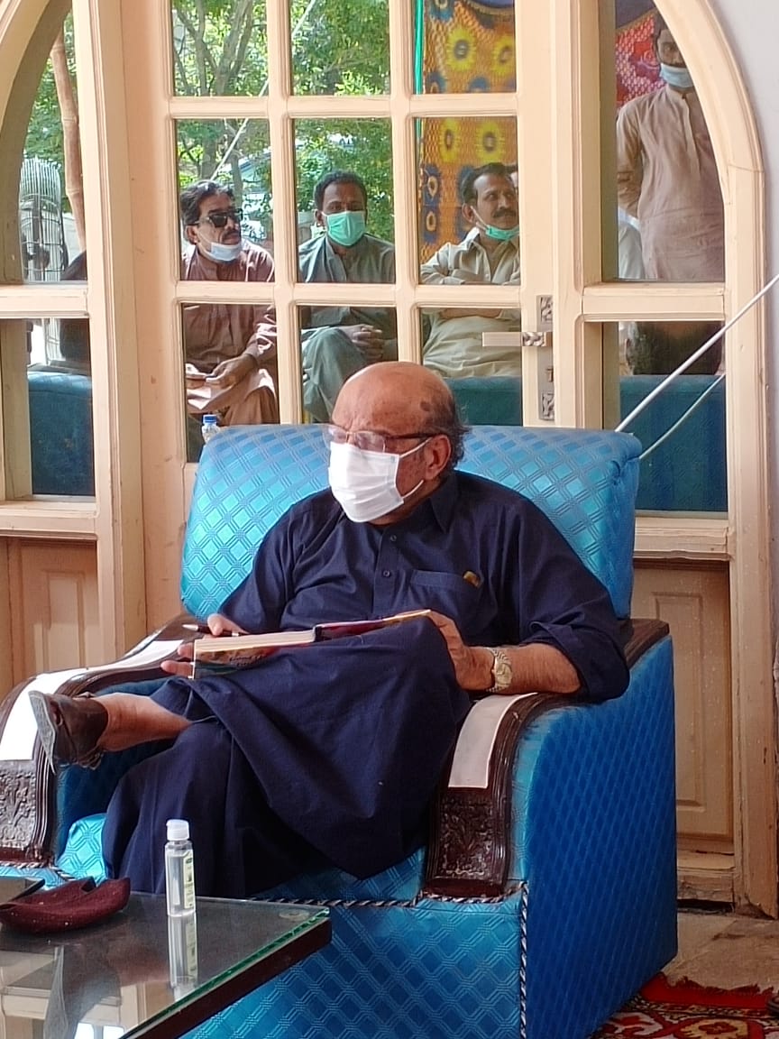 khaskheli_alee's tweet photo. #_PPP_MNA
Mir Munawar Ali Khan Talpur 
پنھنجي حلقي جي عوام سان گڏ مير لانڊي جي رھائش گاه تي 
@FaryalTalpur5 @FaryalTalpurPk 
@AijazKunbharPPP @BhttoForce @A_Qadir_Patel @abdulsalamemon @azam_nohani @AleemUnar @RajaSachar https://t.co/0wr3dmFhjk