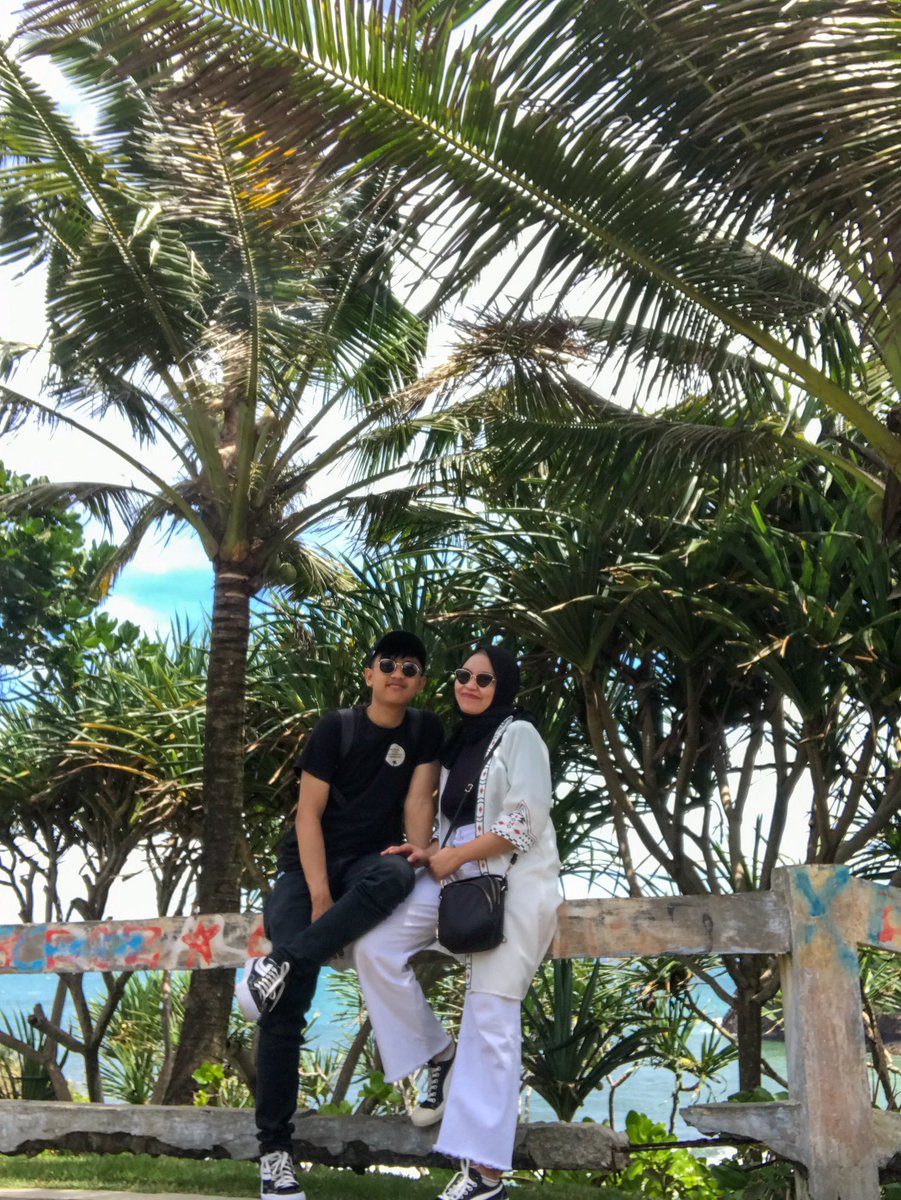 Alvidaagustiani's tweet photo. Selamat bertambah tua partner berantemku wkwk🤪🖤 https://t.co/2Q4549jlYj
