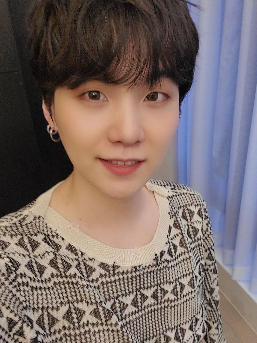 haruharu_w_bts's tweet photo. 210315 / 2:20PM KST
🐱 
ARMYs who were <probably> more nervous than us... rest well! https://t.co/Ar97qvLi3u