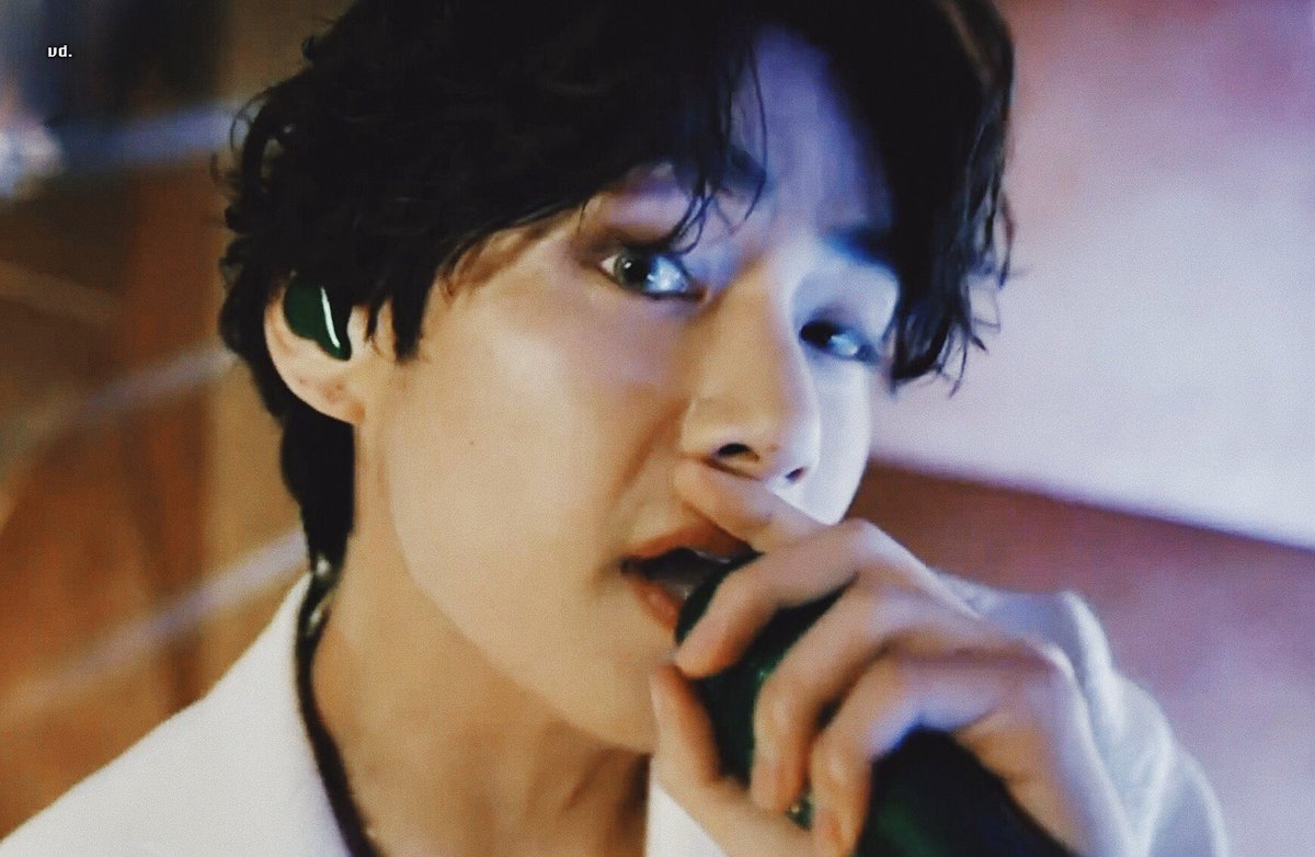 Vday218's tweet photo. #태형 #뷔 #Taehyung #V @BTS_twt https://t.co/dpZSzgTdK6