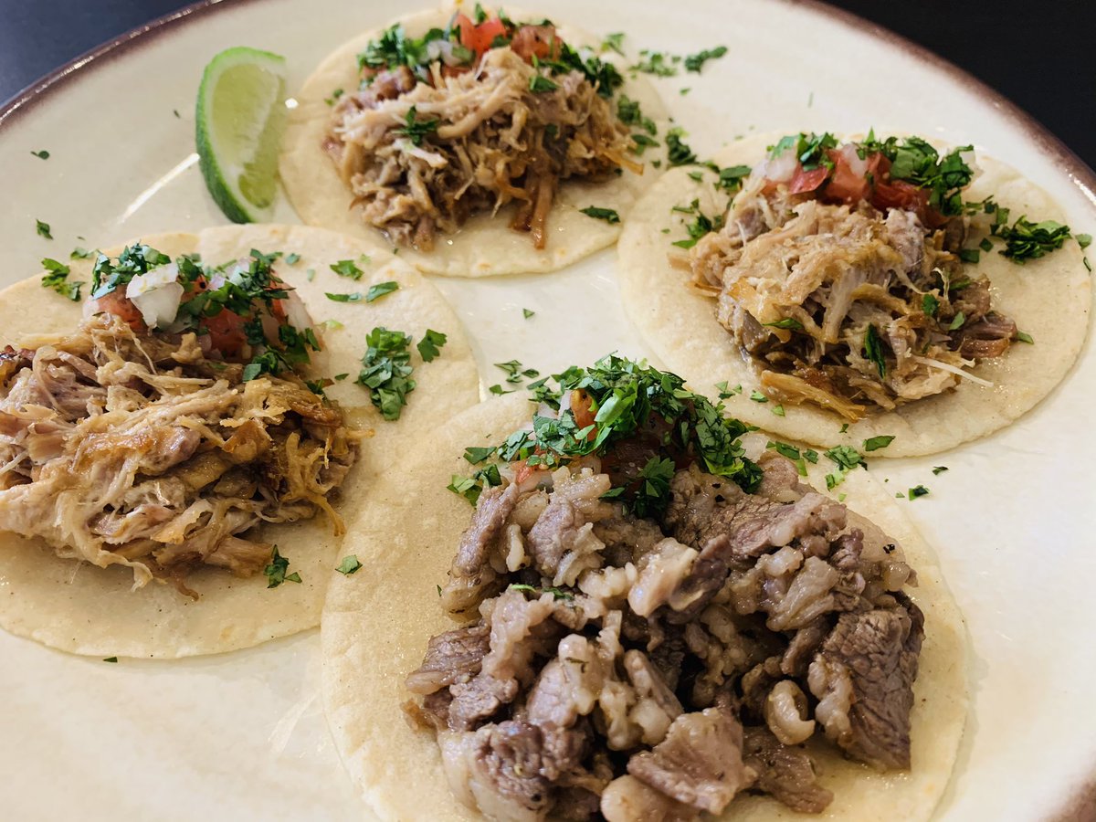 文京ぽんた 根津にあるビンゴ タコス キッチン 文京区では珍しいメキシコ料理屋さんです ランチはタコスやブリトーなどから選べて サラダと飲み物付きで千円です 少し小ぶりで男性にはボリュームが少ないかもしれませんが 300円で一個追加できます