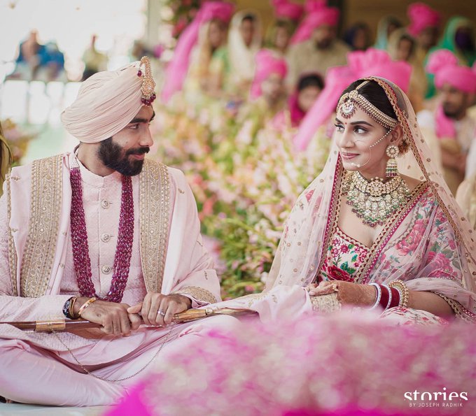 Jasprit Bumrah Marriage: Indian cricketer Jasprit Bumrah tied the knot with the TV presenter Sanjana Ganesan in traditional ceremony.