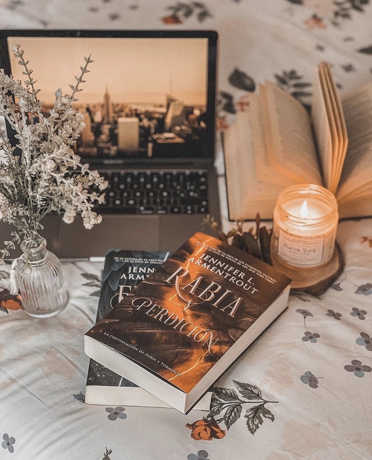 ¡Hoy hace una semana que se publicó #RabiaYPerdición! 🥳 Nos encanta saber que estáis disfrutando de esta segunda parte tan esperada como adictiva ♥️⚡️ 

Preciosa 📸 de <a href="/annyy94/">Anny</a> 😍