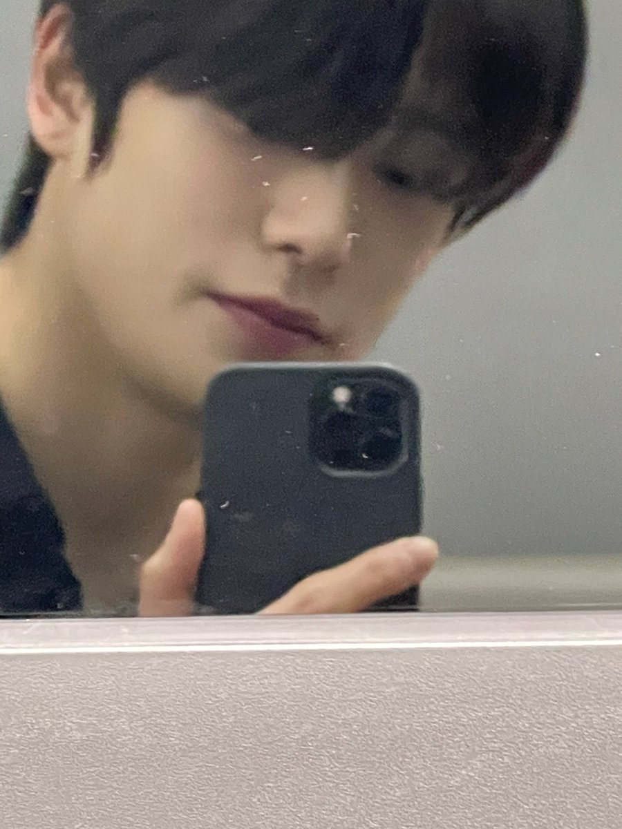 77MQRK's tweet photo. he looks goooddd https://t.co/lfFQbkVTio