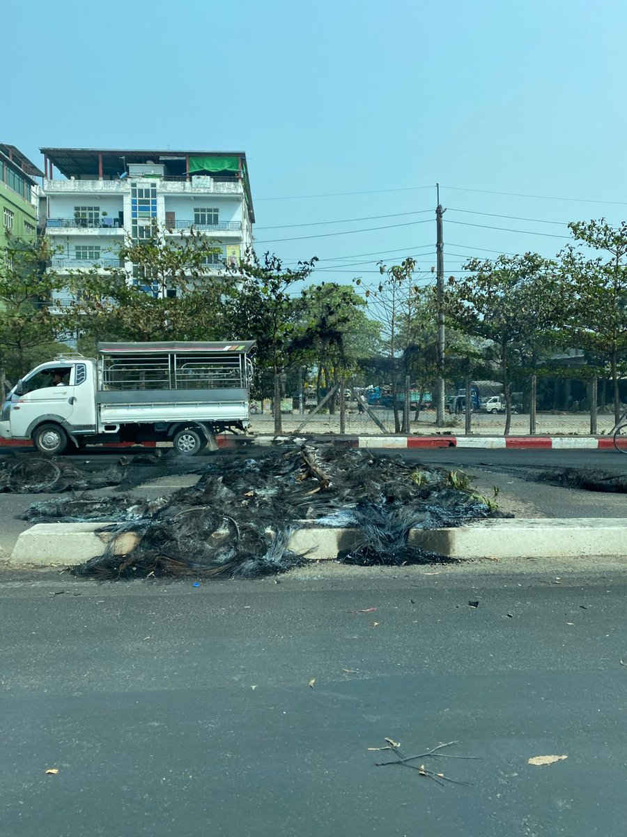 This is what you'll still see now heading into Hlaing Thayar township, #Yangon #Myanmar where it saw the deadliest day by far on March 14 with more than 30 people killed on a single day in that 1 location since #coup. Township also now under martial law. #WhatsHappeningInMyanmar