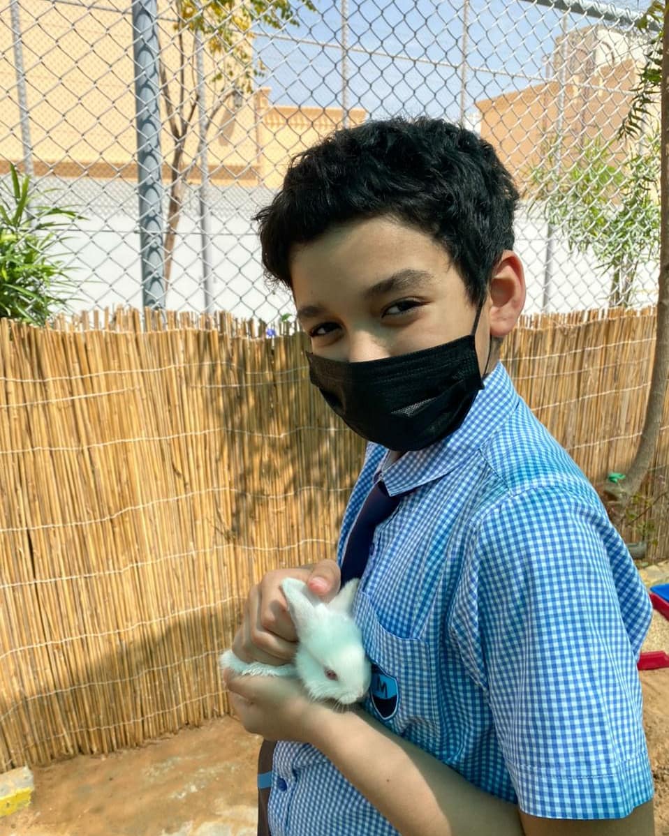 metropole_gems's tweet photo. 6G paid a little visit to the farm this afternoon to meet the baby rabbits. We talked about their heartbeats that we could feel when we were holding them and linked this to our learning in science about the cardiovascular system 🫀🐰🌾
#mtsfarm #mtscommunity @GEMS_ME @KHDA https://t.co/7i6IKtXvNX