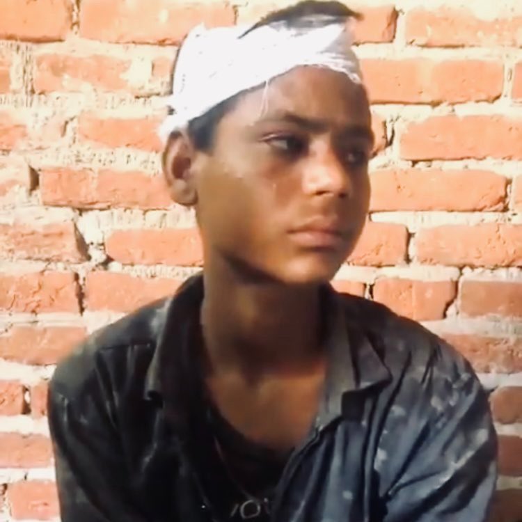 azad___parinda's tweet photo. Asif needs your help. It's very hard time for him and his family. His father is unable to do proper treatment. He needs your help. So please come forward to #HelpAsif 

Save Asif 🙏 @HansrajMeena https://t.co/le9tAG7pv8