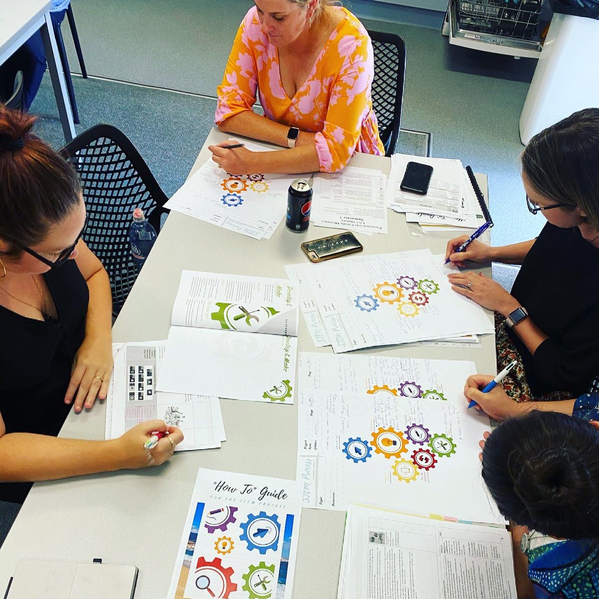Working with the Super Stars 🌟 of Umina Beach Public School, soon to integrate our STEM process into History units in their fresh new STEM Room.. watch this space for it’s launch! #ccase #uminabeachpublicschool #stemeducation #publiceducation #centralcoastnsw #uminabeach