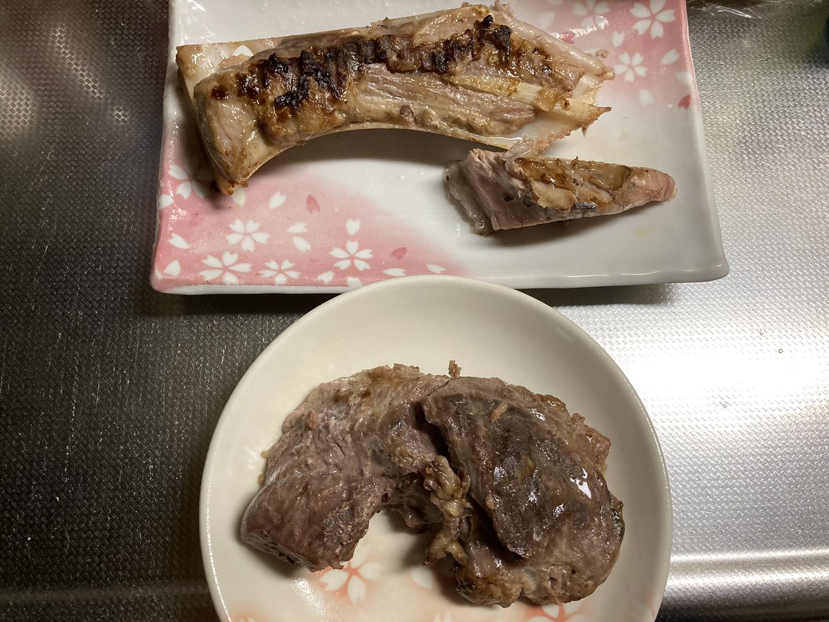 はにわ 吉池 さんでタコの卵 マグロのカマ マグロのホホ肉 スルメイカを購入 タコの卵は鶏卵と混ぜて玉子焼きにしたら 卵に弾力が出て生食とは違う食感 マグロはカマとホホ肉は塩焼き スルメイカは塩辛と大根と一緒に煮物にしてみた はにわ 吉池 さんでタコの卵 マグロのカマ マグロのホホ肉 スルメイカを購入 タコの卵は鶏卵と混ぜて玉子焼きにしたら 卵に弾力が出て生食とは違う食感 マグロはカマとホホ肉は塩焼き スルメイカは塩辛と大根と一緒に煮物にしてみた