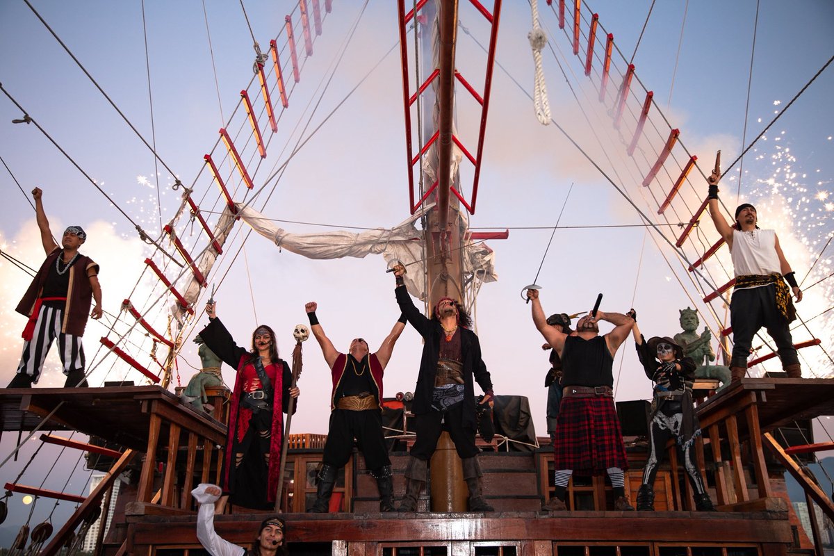 Estamos a punto de comenzar nuestra aventura, ¿nos acompañas? 💣⚔️🏴‍☠️ Ahoooy

⚓️ pirateshipvallarta.com ⚓️ #PuertoVallarta