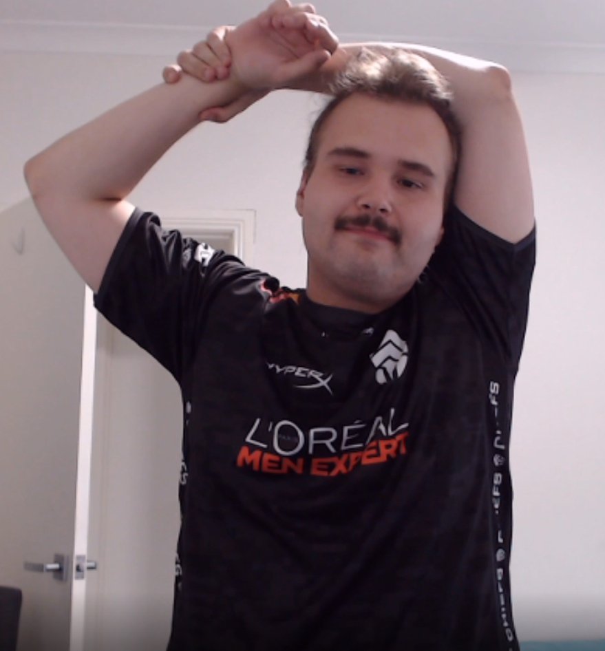 BuzzOCE's tweet photo. in case you were wondering who the number one fan of the @ChiefsESC is @LCO you're looking at him #chfwin #1lcofan https://t.co/9OFYgL1XlY