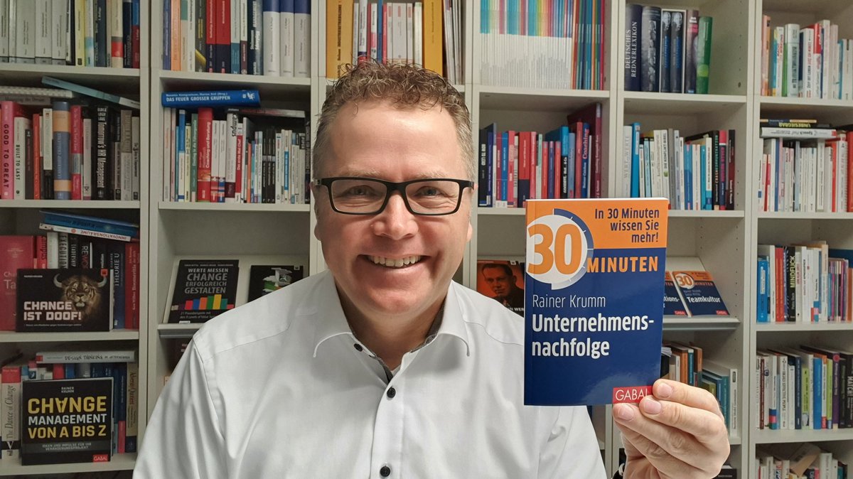 #Unternehmensnachfolge ist die kritischste Phase in #Familienunternehmen. Mein neuestes Buch widmet sich diesen Thema <a href="/gabalbuecher/">GABAL Verlag</a> <a href="/axiocon/">Rainer Krumm</a>