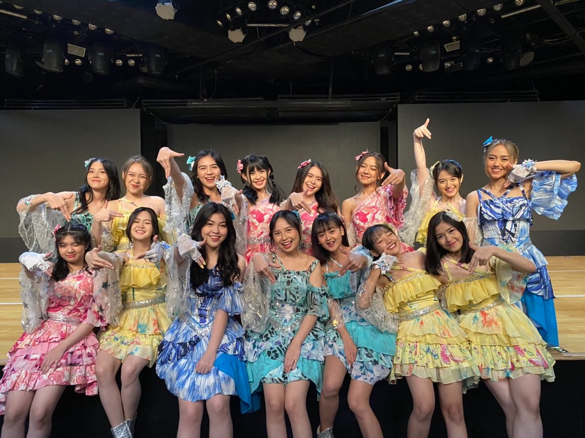 JKT48 Team J tweet media