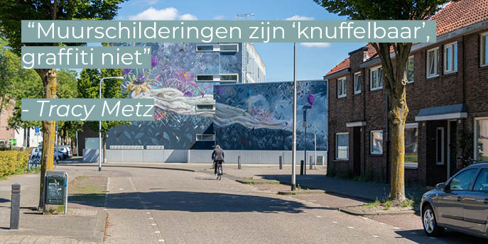 “Ik wilde elementen uit de buurt verwerken in de schildering, zo kunnen buurtbewoners zich er in herkennen”, aldus kunstenaar Collin van der Sluijs. Hij luistert zo naar de 'kunst in de openbare ruimte'.

Meer weten? Beluister de podcast nu hier: a-zine.nl/2021/03/14/gek…

#