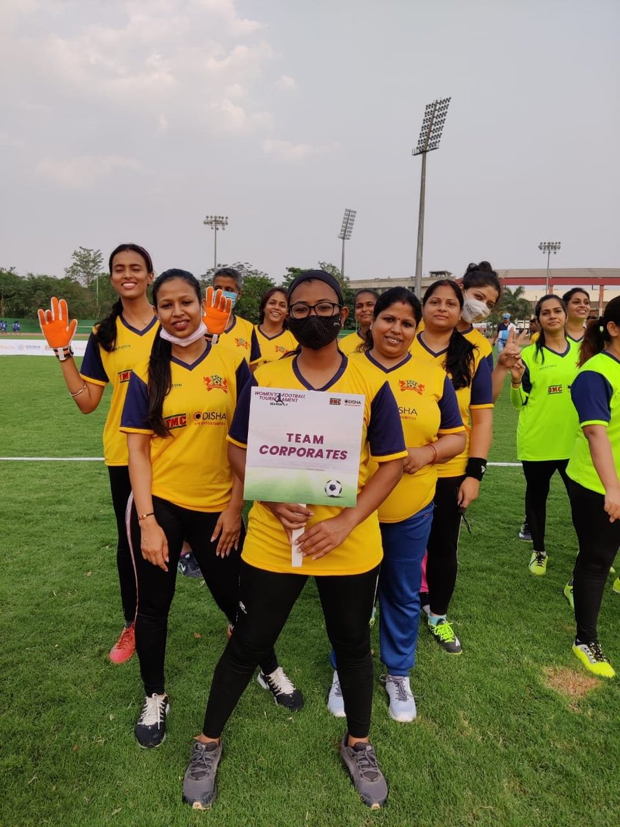 kumariika's tweet photo. Lost 2, Won 2 😁
Well done Team Corporates⚽
Had fun & enjoyed the sports'woman' spirit all arnd. Thanks @Jdboys5 for pushing me for this👍
Impressed with event organisers. Glad to hv met @Rajshreepuja & @proshish in other teams
#football #proSocio https://t.co/4OoNUxqkjq