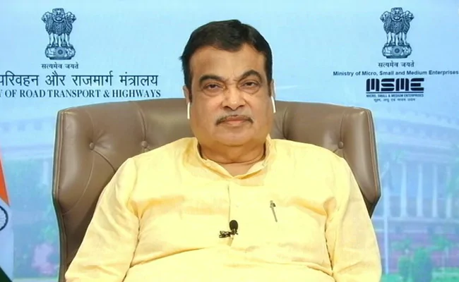 ndtv's tweet photo. "We'll bring Rs 1 Lakh crore road project in Bengal. Had we got land acquisition and forest environment clearance, we could've done it today too. If there is same party at both levels, we'll change the face of Bengal": Nitin Gadkari, Union Minister (ANI) https://t.co/fWLIFS7Qxf