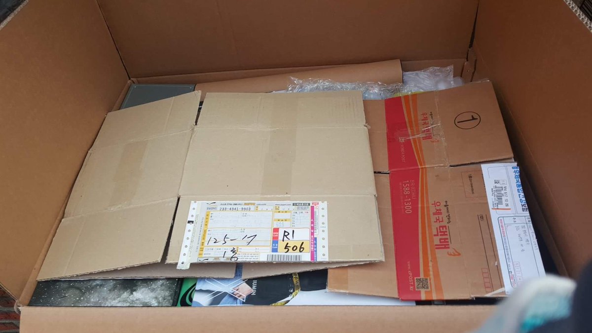 ph_keb's tweet photo. MGA MARE!!! BOX 3 IZ PACKED AND READY TO SAIL!!! SA KAWAS!!! 😭💖 #KEBphUpdates https://t.co/Cq8Hh0ocxH