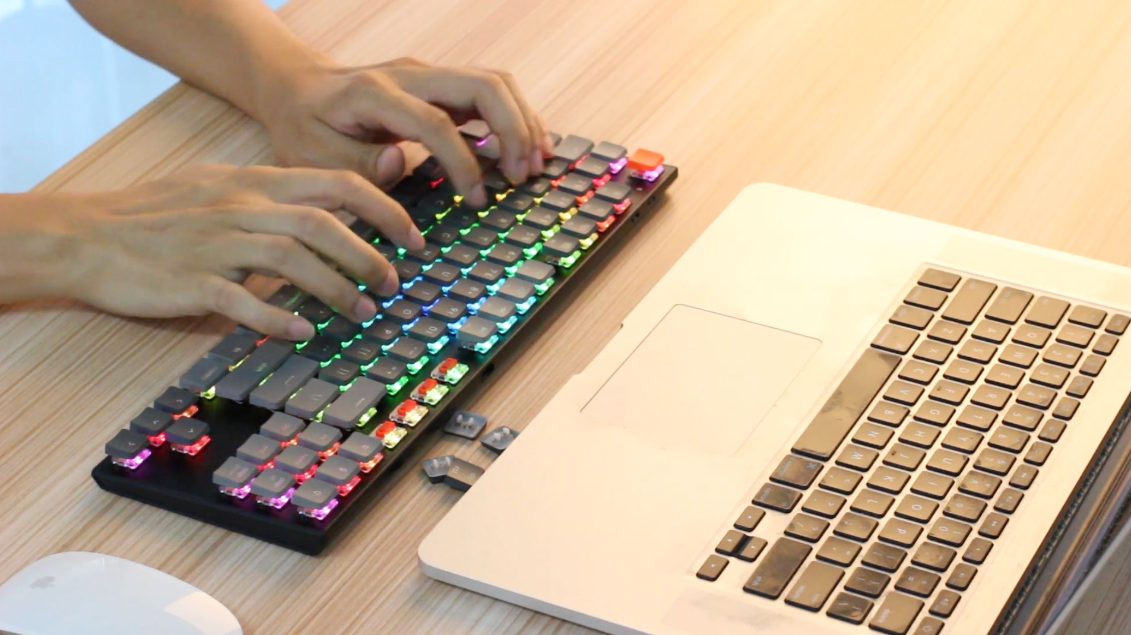 Kopek Japan Keychron K1はgateron ロープロファイル スイッチ採用で クリック感のある快適な打感とミニマルなデザインが特徴の薄型ワイヤレス メカニカルキーボードです 日本語配列が登場 Rgbバックライト搭載でゲーミング環境などに合わせてうまく