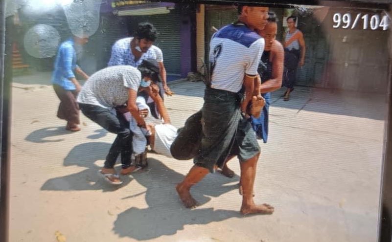 poemamhethar's tweet photo. 📍 AUNG LAN , Magway Region
There’s reported to be 3 deaths among which one is headshot today ! 
Source - a local person on scene DM me #WhatsHappeningInMyanmar #Mar15Coup https://t.co/wPahwPjccj