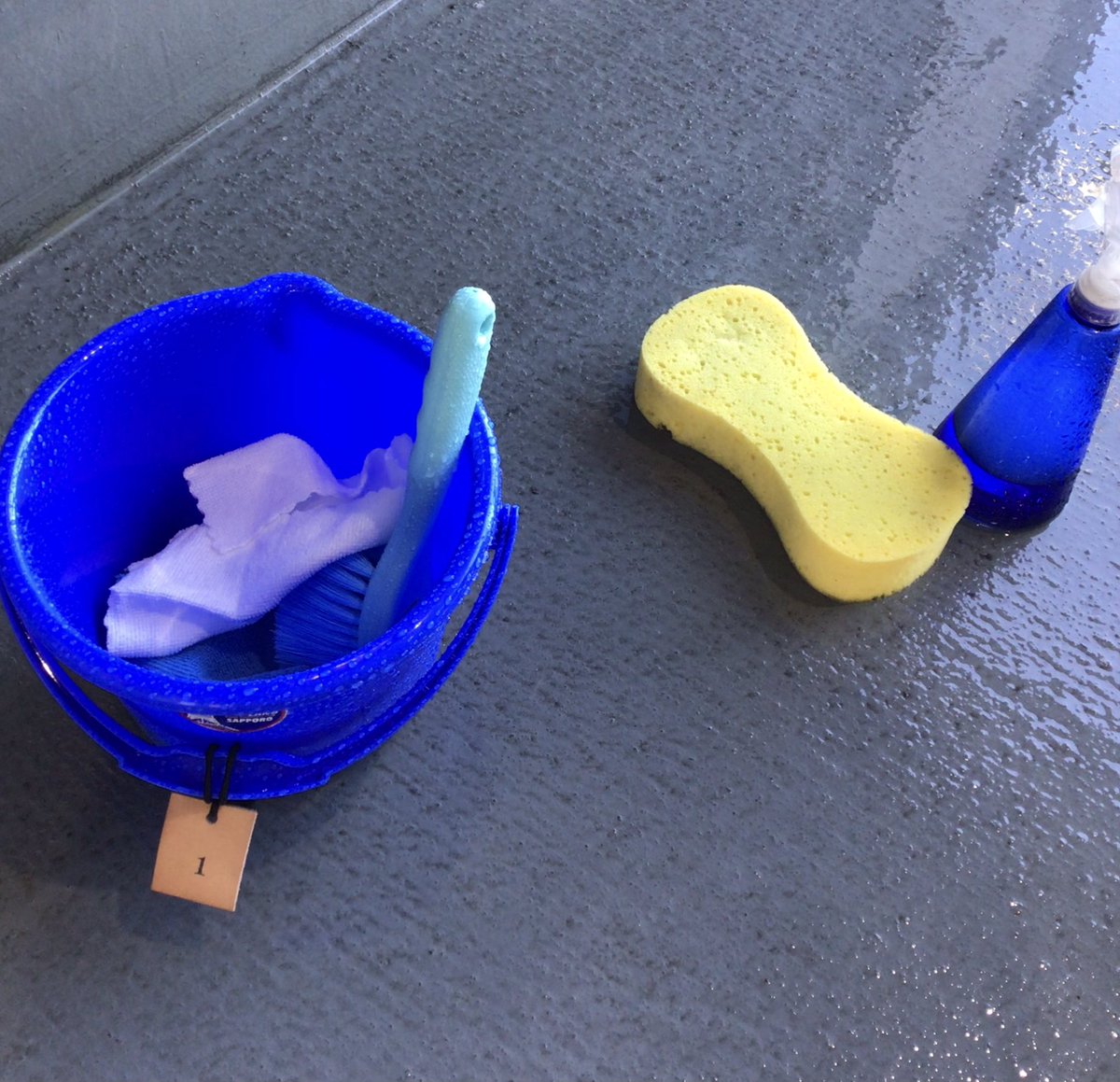 セルフ洗車に新メニュー✨✨✨ フリーパスができました！！🛁 期間中何度でもご利用できます！ ツーリング帰りのお買い物の時にサクッと綺麗に☺️ 洗車道具はバケツキープにてお預かりします✨  #ライコランドCuBe札幌白石店 #洗車 #バイク