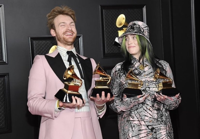 IM SO PROUD OF HER WHATTTTT🥺🥺🥺 SHE DESERVED THOSE SO MUCHHH. SHE NOW HAS 7 GRAMMYS THATS INSANE
ALSO SOO PROUD OF FINNEAS HE DESERVES EVERYTHING ASWELL
#GRAMMYs #BillieEilish #finneas  #BillieEilishgrammys #finneasgrammys #ilovebillieeilish #billieeilishtwt #Grammy2021