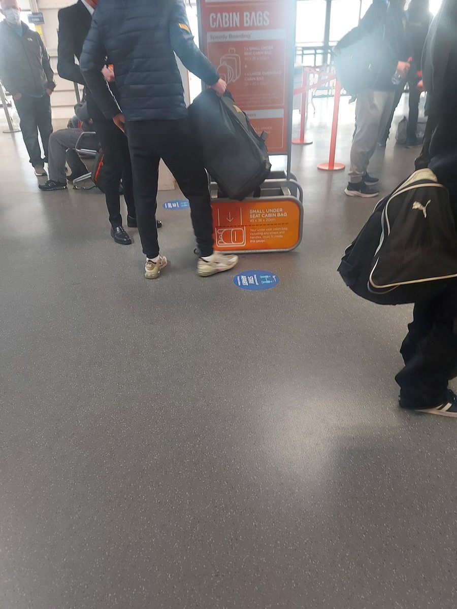ChrisDocherty6's tweet image. The great bag scam from easyjet . Shocking