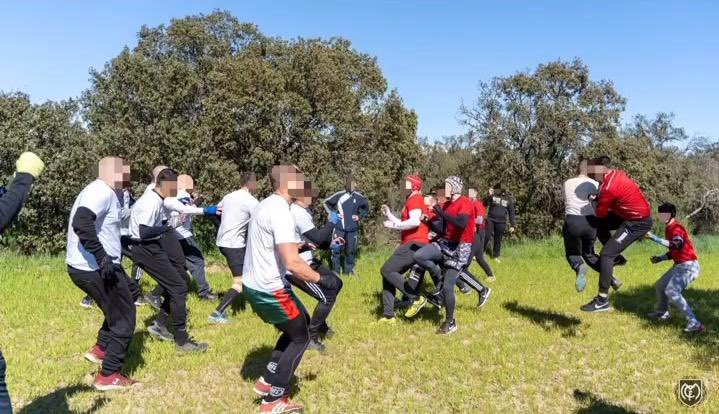 Spanish_Ultras's tweet photo. Pelea pactada 👊🏻

Ultras Sur vs Frente Atlético. 10x10. Victoria de US.

Honor. https://t.co/BiDXTxood3