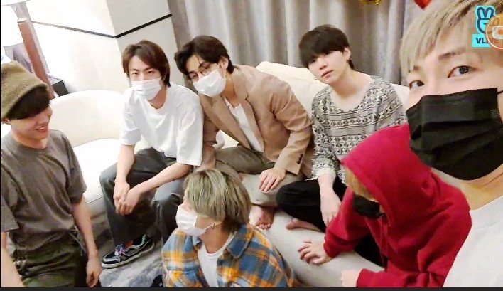 gintinggg's tweet photo. We love you guys
Kalian tetap yang terbaik buat Army #BTS_twt https://t.co/i0lyYgUtf3