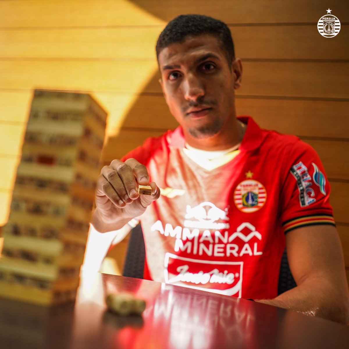 Persija_Jkt's tweet photo. #WelcomeYann 🏗🏰

#BelieveIn12 #PersijaJakarta https://t.co/mWxBrBzXaH