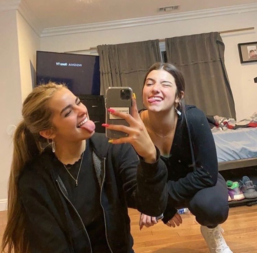 addisblueberry's tweet photo. I miss this friendship so so much๐ฅบ๐ค #chaddison @whoisaddison @charlidamelio <3 https://t.co/PWvBY020eN