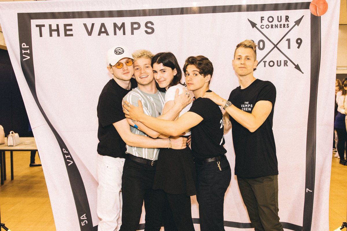 CondorAdore's tweet photo. Happy Birthday @TheVampsCon miss seeing you and the boys hopefully we'll be able to see you all back on tour soon ❤ #HappyBirthdayConnor https://t.co/uLtYPzhNB7