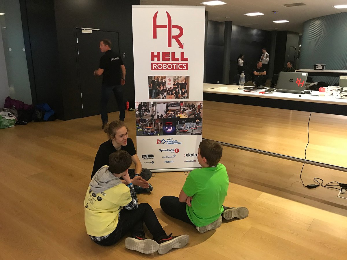 hell_robotics's tweet image. Happy birthday, Simen 👏 Simen is one of the founders of Hell Robotics and he left his mark on the team with his incredible creativity and his good work with the youngest. Here we have picked out a few pictures that show Simen at work. #omgrobots #FIRSTinspires #FIRSTrobotics