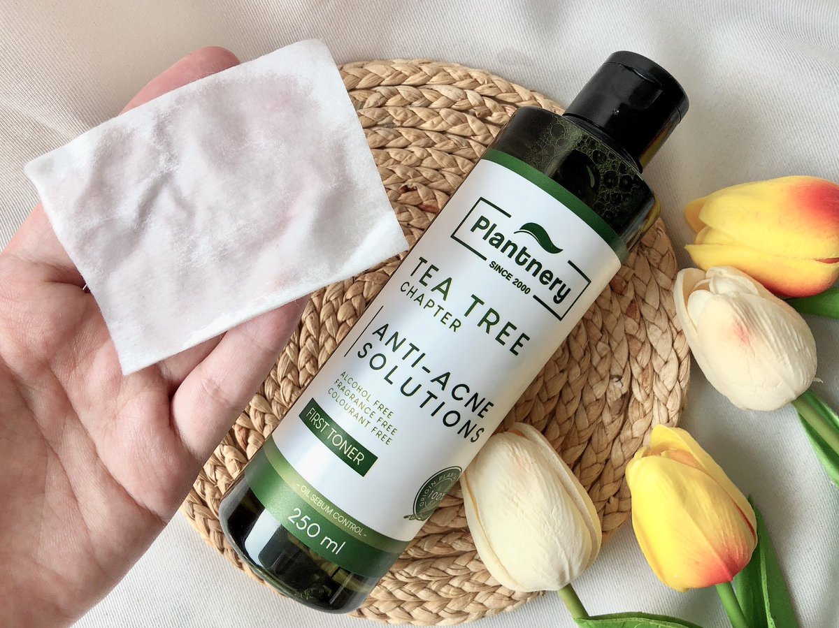 hwapunch's tweet photo. โทนเนอร์ถูกและดีมีอยู่จริง ของ Plantnery เป็นสูตร Tea Tree สำหรับคนเป็นสิวโดยเฉพาะเลย กลิ่นหอมสดชื่น ไม่มีแอลกอฮอล์,น้ำหอม เหมาะกับผิวแพ้ง่าย ลดสิวอักเสบ สิวอุดตัน ควบคุมความมัน ลดเหลือ 129.-เอง ขวดใหญ่มาก ใครเป็นสิวอยากให้ลองงับ #ไว้รีวิวห้ามขายของโว้ยย https://t.co/2MZnP7RN9N
