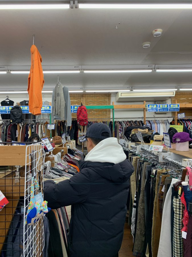 コロナの影響で
中国輸入転売が出来なくなって
規制がどんどん厳しくなり
無在庫転売も難しくなってきている、、

人間が服を着て生活する限り
古着転売が廃れることはありませんね👫