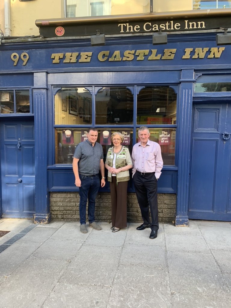 TheCastleInn99's tweet photo. It’s a year since we closed and while it’s been difficult with false openings and only welcoming our friends for 16 days, we are still here and really looking forward to the next chapter @VFIpubs @CorkVFI @MichealMartinTD @LeoVaradkar @mmcgrathtd @simoncoveney #NotDisposable https://t.co/8SDhD2QwsV