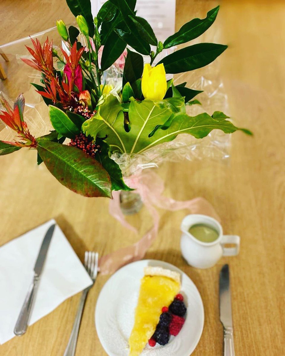 wessex_society's tweet photo. Mothering Sunday at our Westbourne House 💐
A delicious roast with the most golden roast potatoes, homemade apple tart to follow and eggs florentine for tea later on ☺️
#homemade #delicious #cooksofinstagram #chefsofinstagram #motheringsunday #companionship #friendship https://t.co/gm9yLNvW1y