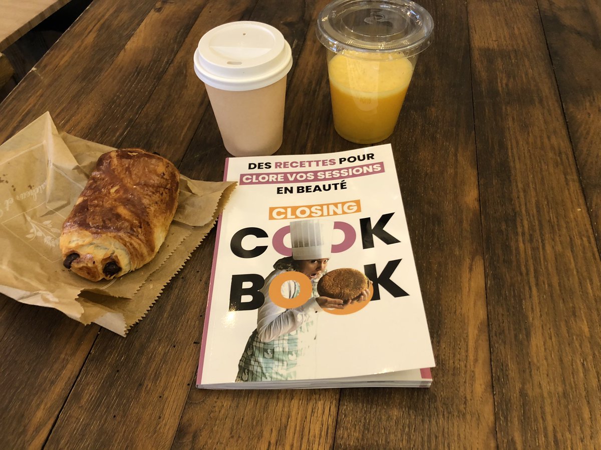 BeraudSudreau's tweet image. Cette fois ce n’est pas un montage !
Nous venons de recevoir une dernière version de #ClosingCookBook pour peaufinage avant l’impression ! #agile #Openseriousgame #gourmet #icebreaker @alexandrequach @Mari7yn @a_barralon
