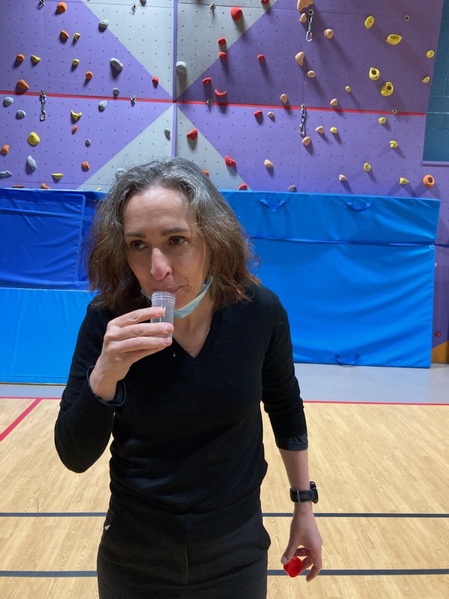 Tests salivaires à l’école Renard ... suite ...enfants, IEN et enseignants ⁦<a href="/CKerrero/">Christophe Kerrero</a>⁩ ⁦<a href="/Academie_Paris/">Académie de Paris</a>⁩ ⁦<a href="/ArielWeilT/">Ariel Weil</a>⁩