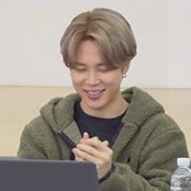 Eşleşen kıyafetleri🥺