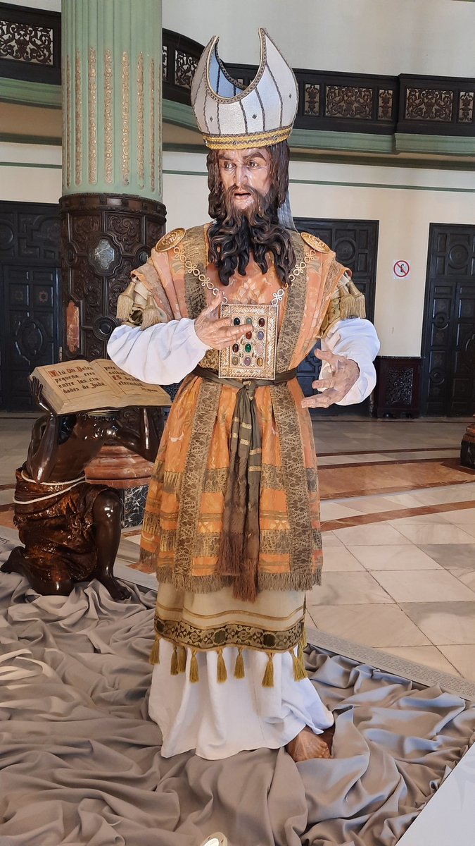 HdadSanGonzalo's tweet photo. 📣 #ActualidadEnSanGonzalo | Las figuras secundarias de nuestro paso de misterio se exponen en el Casino de la Exposición en la muestra "Escenas de Pasión", y lucen los nuevos ropajes.
#SanGonzalo https://t.co/JoqWWKY86P