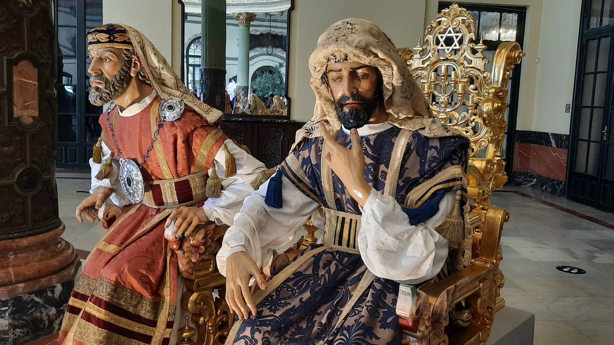 HdadSanGonzalo's tweet photo. 📣 #ActualidadEnSanGonzalo | Las figuras secundarias de nuestro paso de misterio se exponen en el Casino de la Exposición en la muestra "Escenas de Pasión", y lucen los nuevos ropajes.
#SanGonzalo https://t.co/JoqWWKY86P