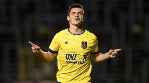 PotiniLM's tweet photo. Vanzeir llegó procedente del Genk. Ya tuvo una temporada interesante en segunda división con el Beerschot-Wilrijk, en la 18/19.

Stats por partido:

- xG: 0,64
- Goles: 0,91
- Tiros (a puerta): 2,5 (50%)
- xA: 0,26
- Asistencias: 0,32

Gran temporada del belga, internacional u21. https://t.co/DrW3yQ3I1W