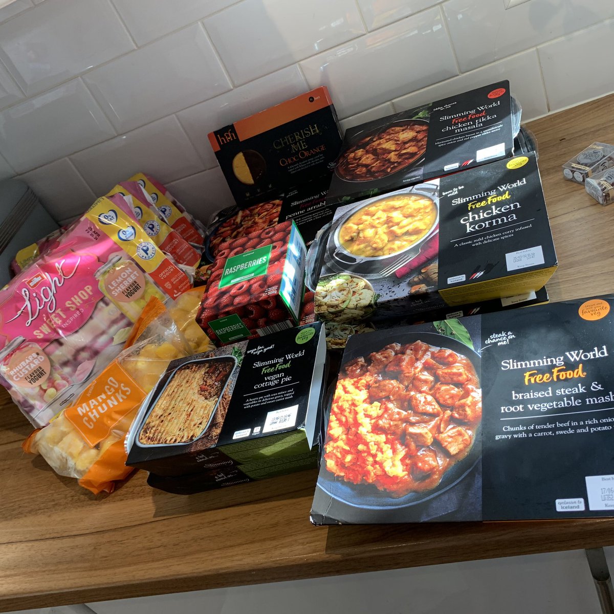 RiallyGoodGrub's tweet image. When #breakfast gets delivered to your door!
Only ordered at 9pm last night and it was delivered before 9am this morning.@icelandfoods know how to do it! 
All stocked up now with @slimmingworld meals for those busy days when cooking doesn't happen.
#slimmingworld #Heswall #Wirral