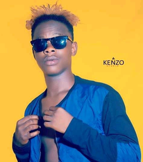 Today is one of #Liberia  biggest radio Personality birthday. ( My Bld I called him the young legend wallace.
Please wish him a happy birthday 🙏🙏🙏