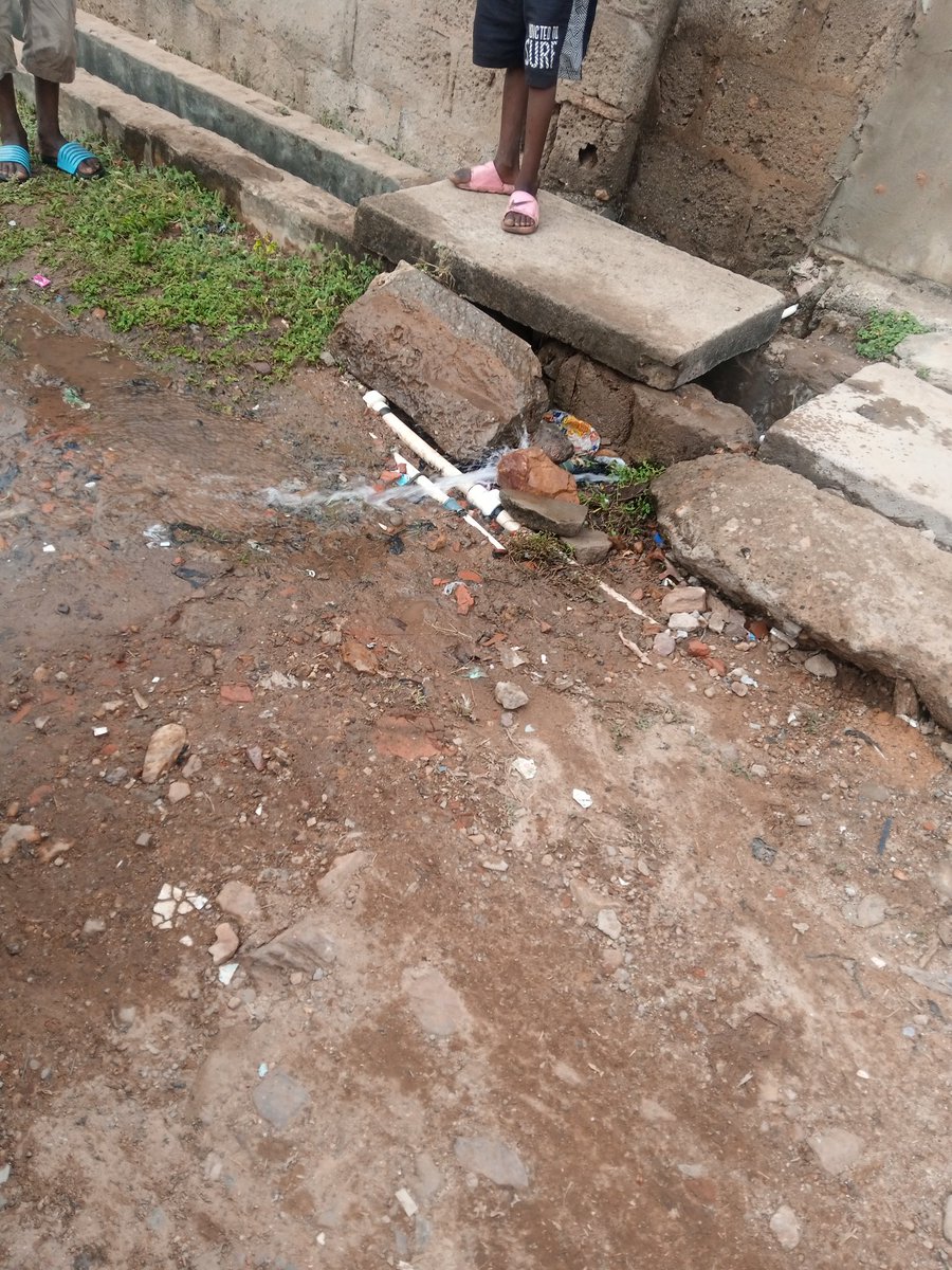 richardaumar's tweet photo. #WhatHasChanged in citizens attitude towards broken pipes. It's is our civic responsibility as a people to take ownership. #PACJA #CSdevnet #ncspas #sdgs @FMWRNigeria @CSDevNet1_Steve @atayibabs @OlumideIDOWU @Cocomademoiseil @aliyusadiq_gky https://t.co/s9aN6pLzdf