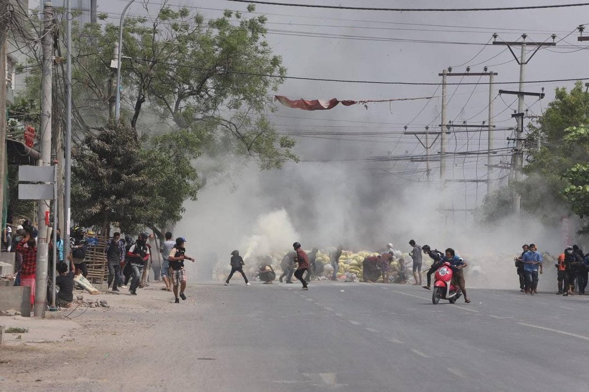 In ChanMyaTharSi,Mandalay,
One was passed away and three was shot by terrorists reportedly. Save #Mandalay.
BLOODTHIRSTY JUNTA
Tw// violence // gunshots 
<a href="/freya_cole/">Freya Cole</a>
<a href="/RapporteurUn/">UN Special Rapporteur Tom Andrews</a> <a href="/YourAnonCentral/">Anonymous</a>
#WhatsHappeningInMyanmar
#Mar15Coup