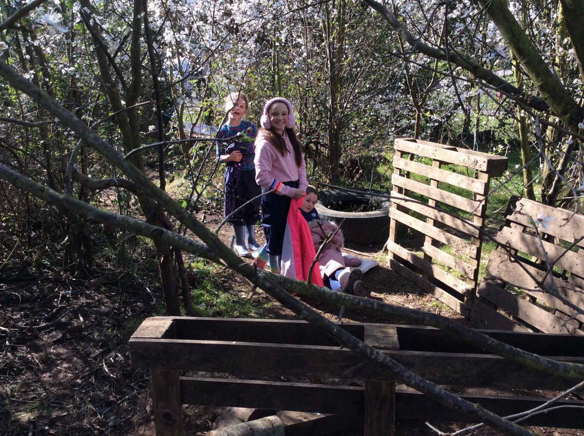 CVJSchool's tweet photo. It’s so nice to be back together again - 4J in Forest School #cvjs https://t.co/Ruc5skdm2t